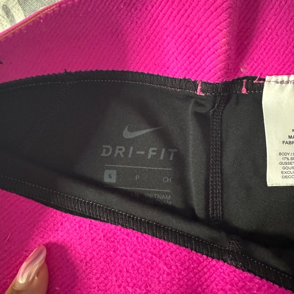 Nike Women's Bike shorts 4” - Picture 3 of 3